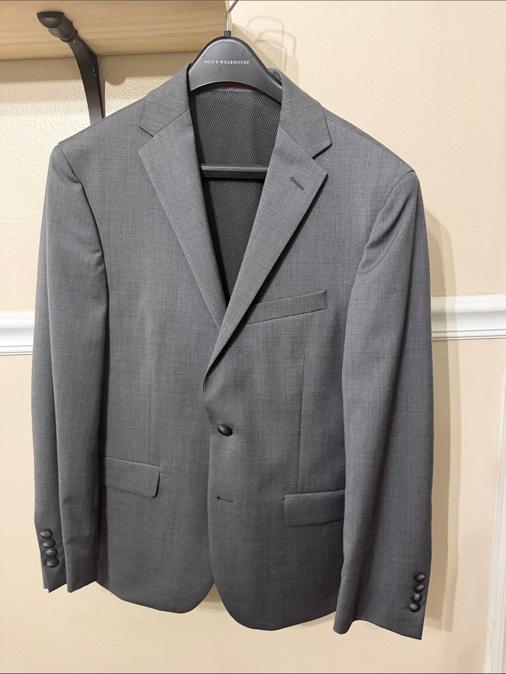 Men's Gray Single-Breasted Suit Jacket - Classic Tailored Blazer & 30R Pants